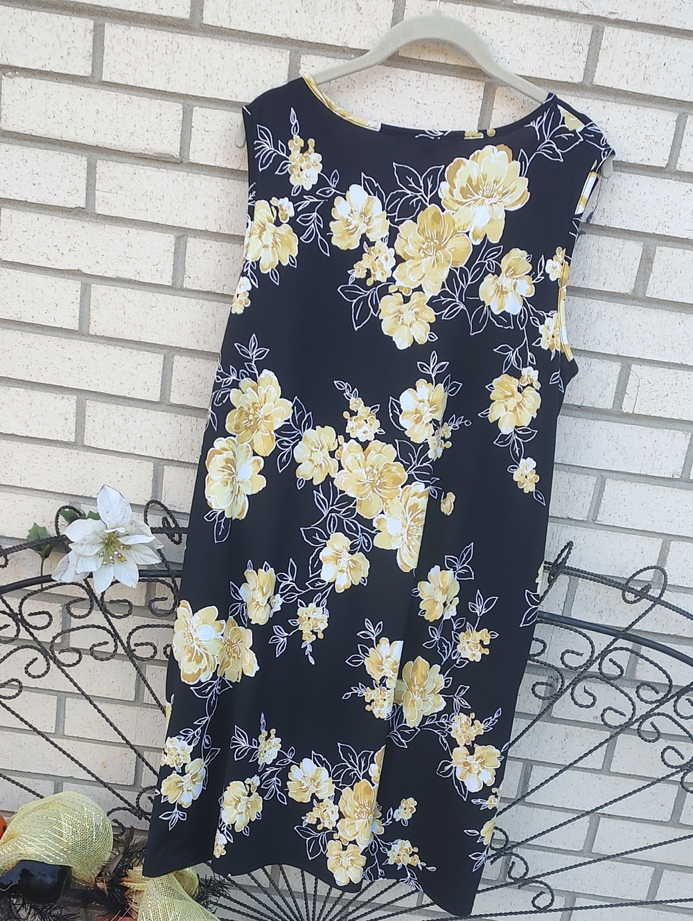 Yellow 🌼 dress By APT. 9 - Picture 8 of 9